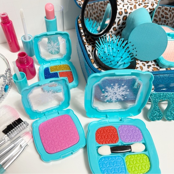 Mess Free Pretend Makeup Kit for Girls Blue Glitter Case Fake Toy Cosmetics Set - Picture 14 of 14